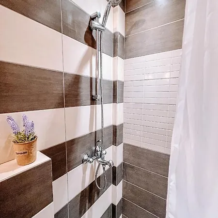 Thea Eurostina * Pyrgos (Corinthia)