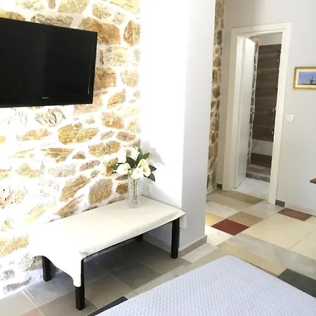 Thea Eurostina * Pyrgos (Corinthia)