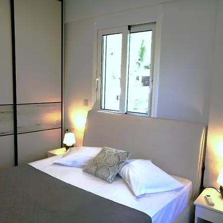 Thea Eurostina * Pyrgos (Corinthia)