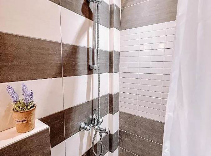 Thea Eurostina * Pyrgos (Corinthia)