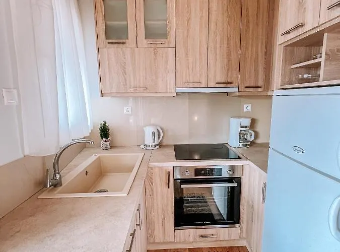 Thea Eurostina Апартаменты Pyrgos (Corinthia)