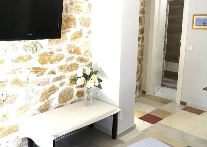 Thea Eurostina * Pyrgos (Corinthia)